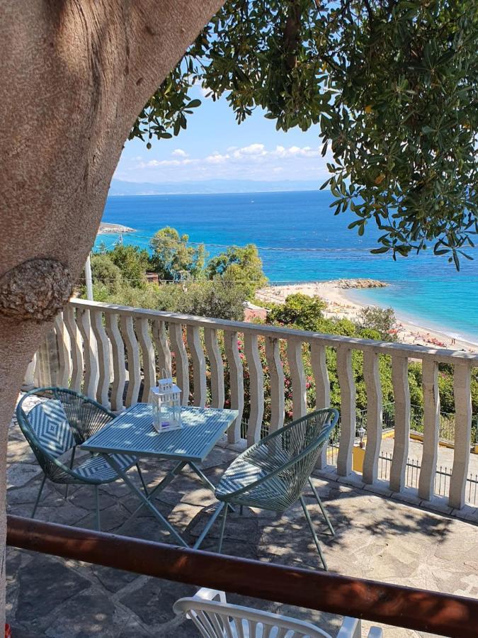 Ferienwohnung Una Finestra Sul Mare Monolocale Bergeggi Exterior foto
