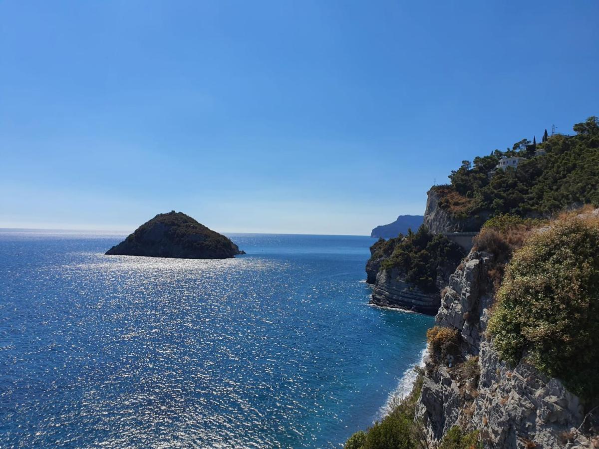 Ferienwohnung Una Finestra Sul Mare Monolocale Bergeggi Exterior foto
